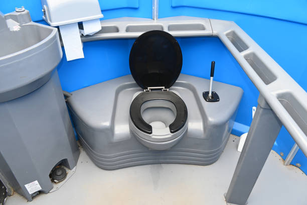 Portable Toilet Options We Offer in Miami Lakes, FL